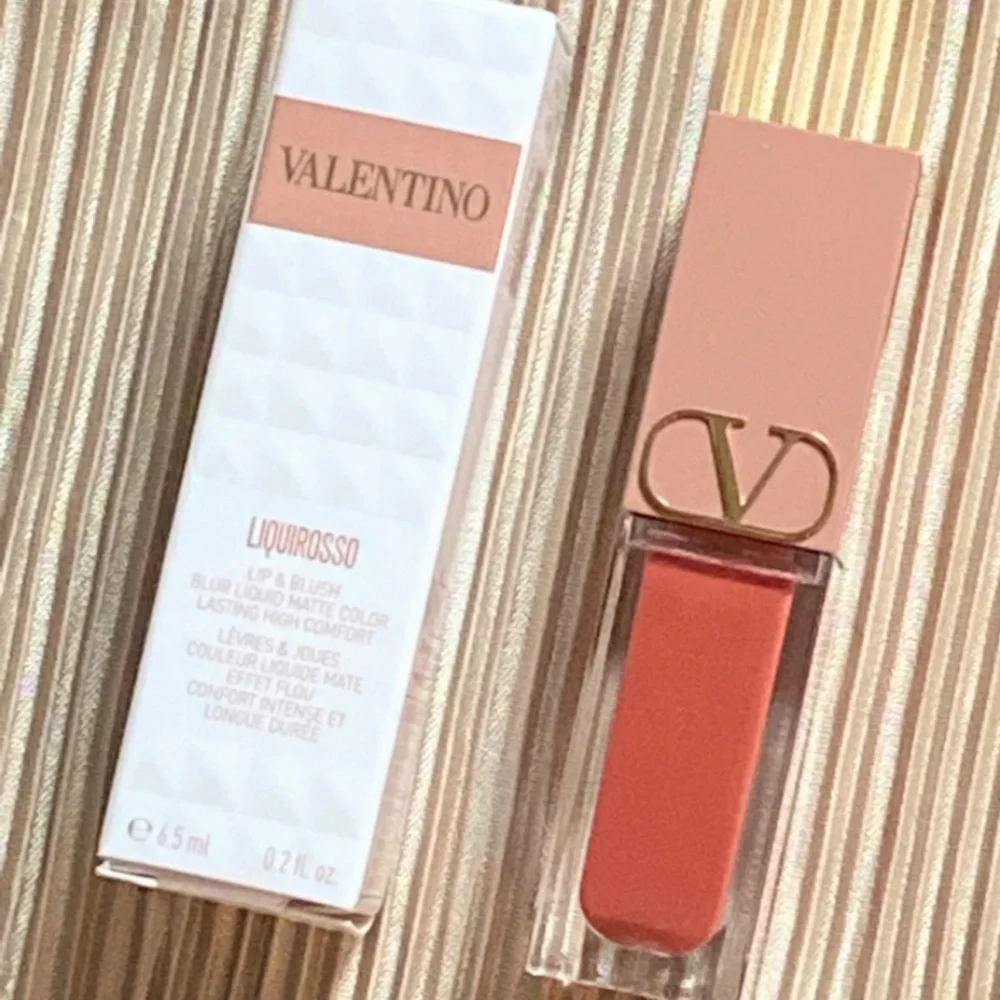 Valentino Liquirosso 2 in 1 Soft Matte Liquid Lipstick & Blush 409A CORAL SUNSET